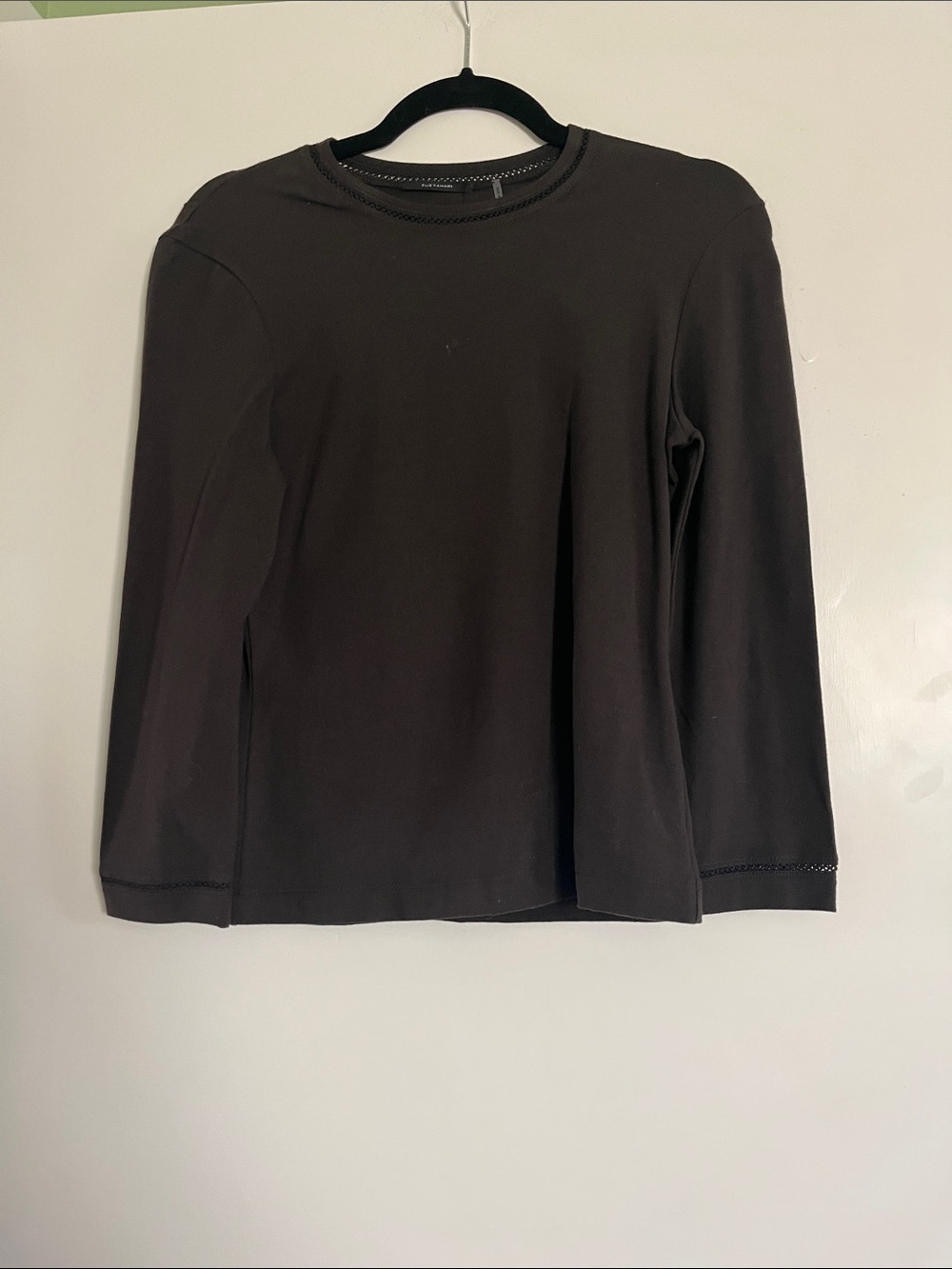 Elie Tahari Coco Long-Sleeve Crewneck Top